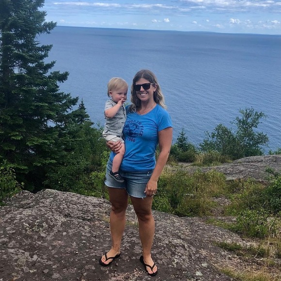 Meet your Posher, Beth - Picture 1 of 1